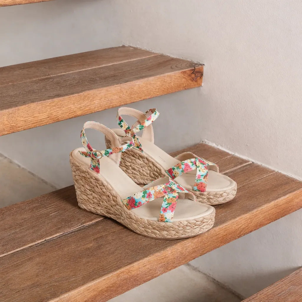 Sandales compensées femme Image