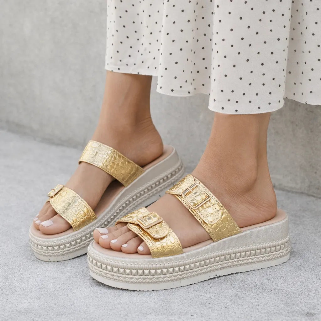 Mule compensée dorée Auroria | Effet croco double bride