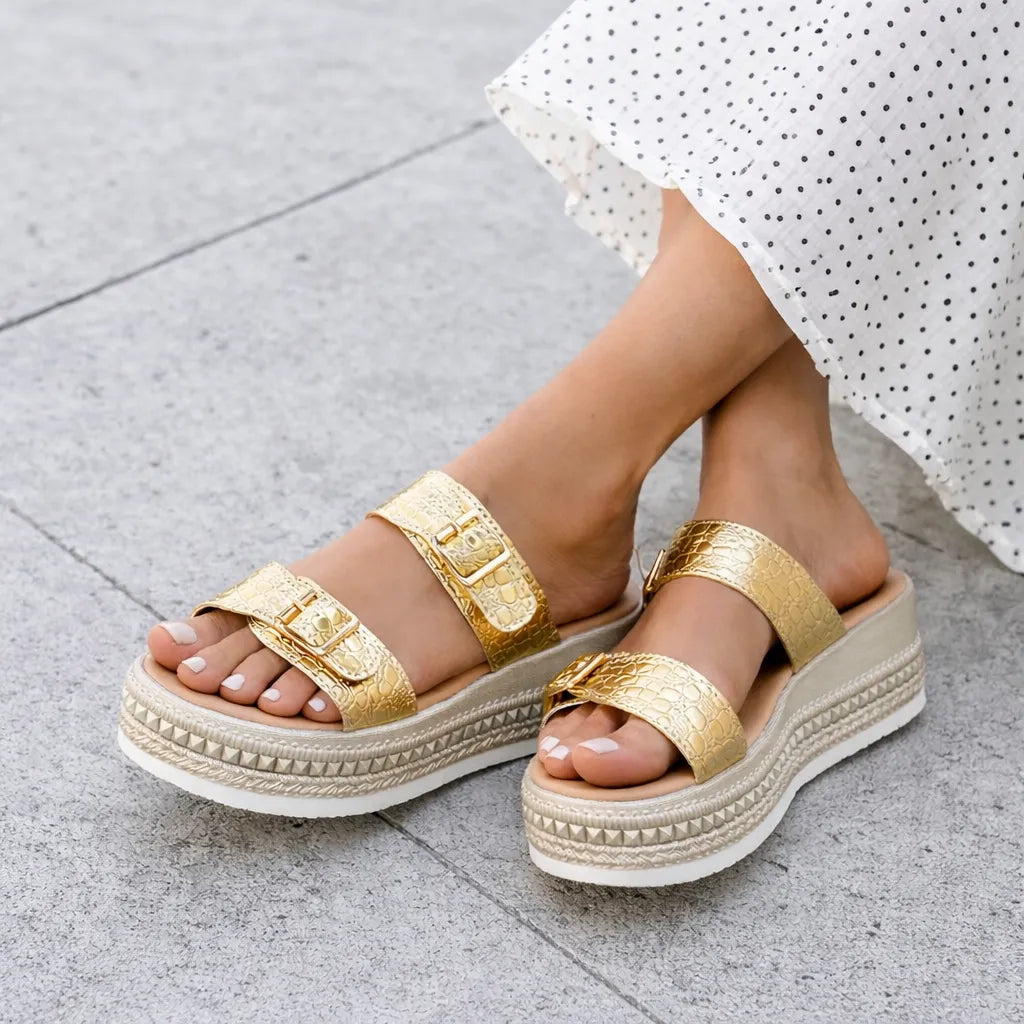 Mule compensée dorée Auroria | Effet croco double bride
