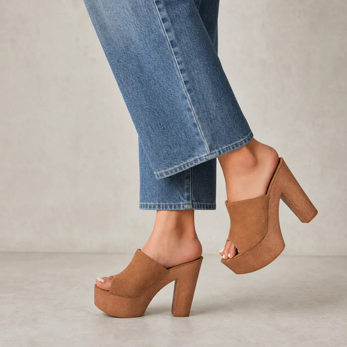 Mule talon haut carré Octavia | Plateforme bois rétro