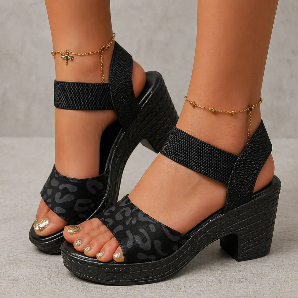 Sandale femme léopard Noctara | Talon bloc carré suède