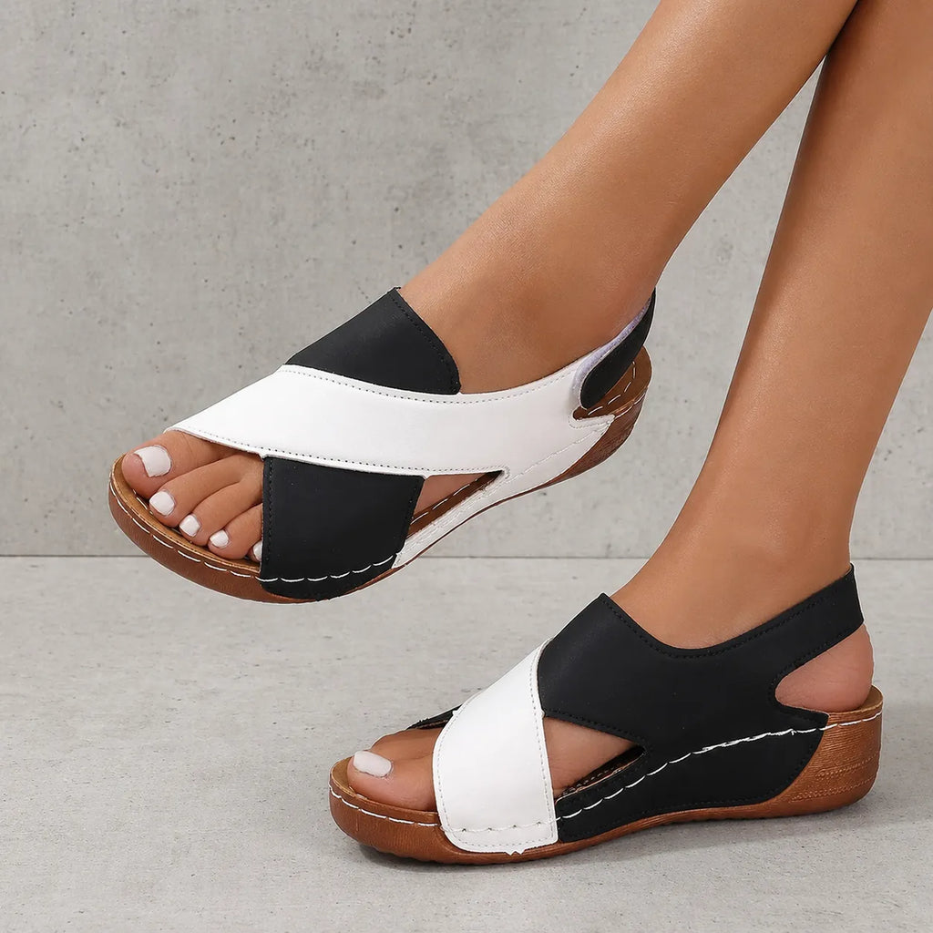 Sandale compensée bicolore Dualya | Bride V découpée